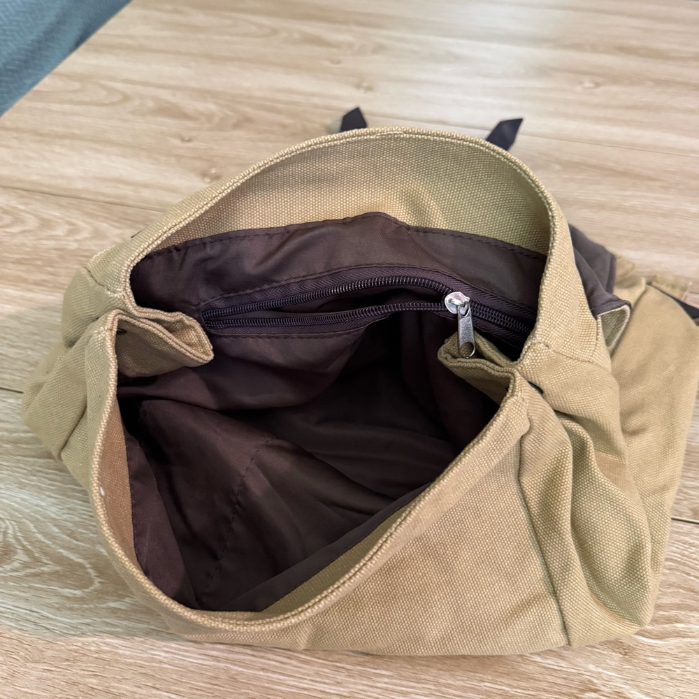 Monat Backpack Like New - Picture 2 of 3